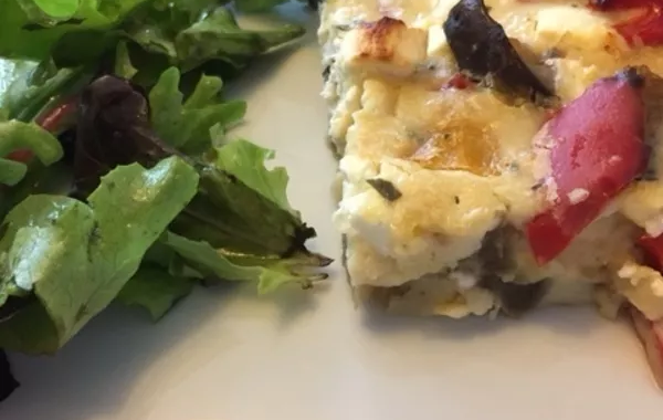 Far breton salé aux légumes, féta et olives noires
