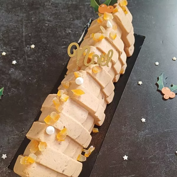 Bûche pain d'épices marron