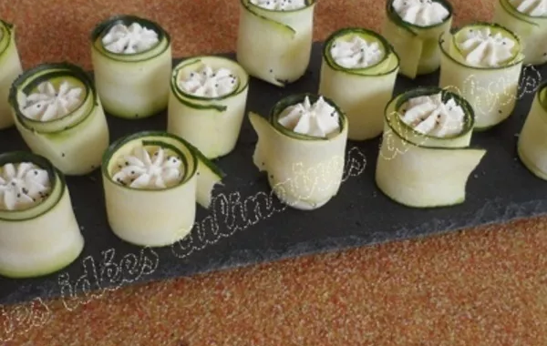Roulés de courgette, ail et fines herbes