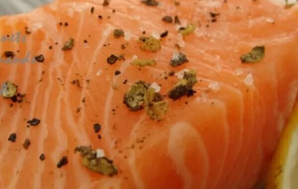 Pavé de saumon vapeur au poivre de Sechuan vert et son écrasé de céleri