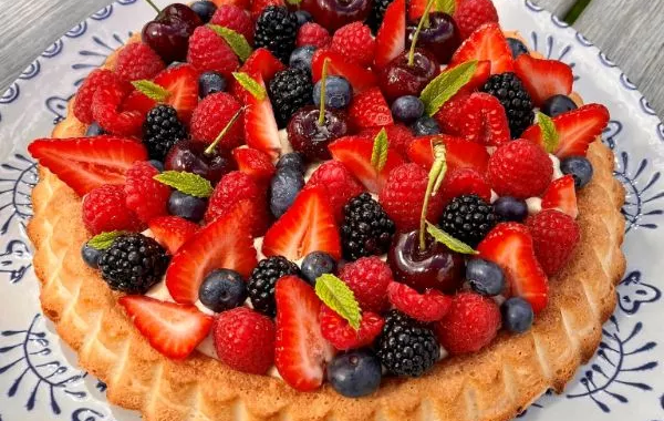 Tarte dacquoise aux fruits frais