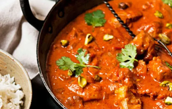 Butter Chicken et son riz parfumé (plat indien à base de poulet)