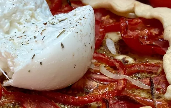 Tarte à la tomate et burrata