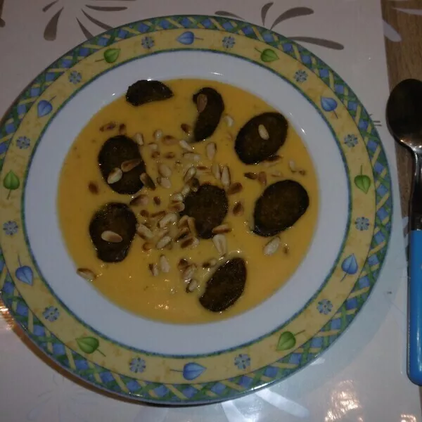 Velouté aux poivrons au boursin ail et fines herbes