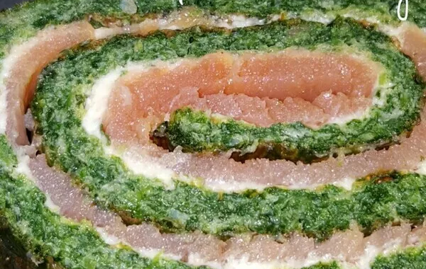 Roulé aux épinards, saumon fumés et boursin