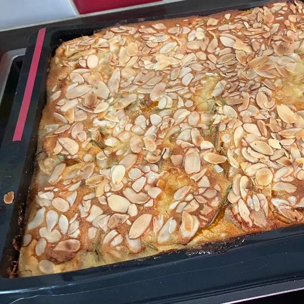 Clafoutis abricot-romarin