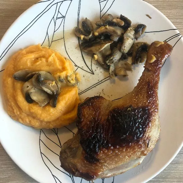Cuisse de canard laquée au miel & ses légumes du moments 