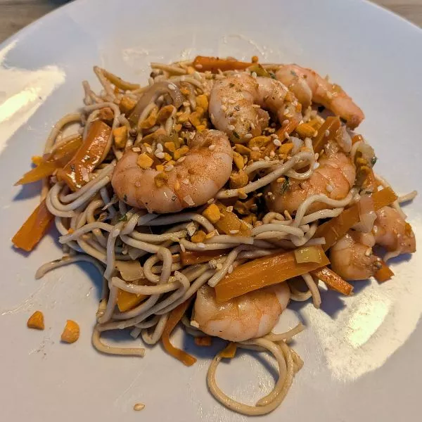 Nouilles aux crevettes et légumes 