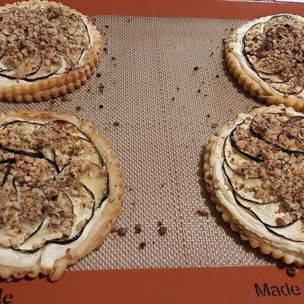 Tartes fines aux courgettes et au chèvre
