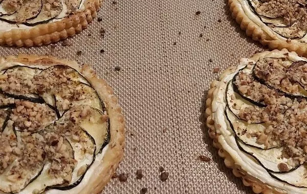 Tartes fines aux courgettes et au chèvre
