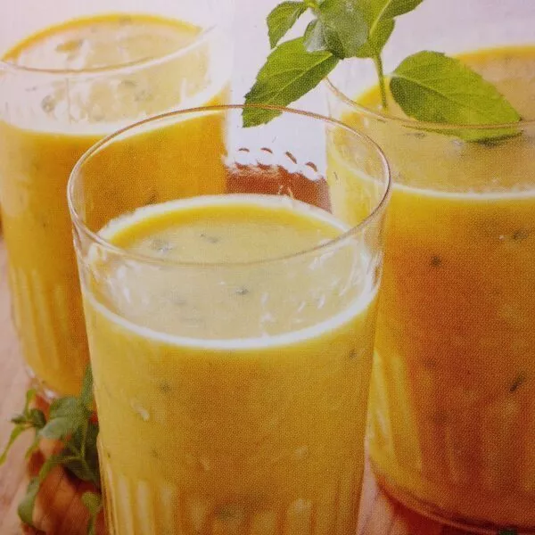 Lassi antioxydant à la menthe