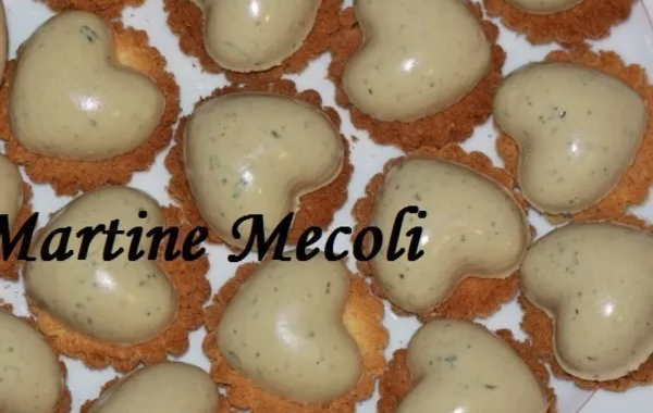 Petits coeurs à la mousse de thon sur canapés