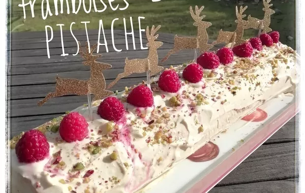 Bûche roulée de framboises & crème à la pistache