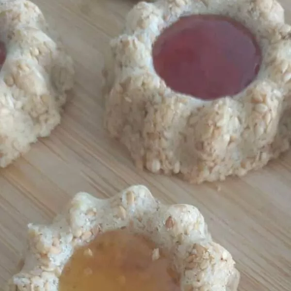 Pâtisserie orientale - Petites tartelettes sablées au sésame et confiture 