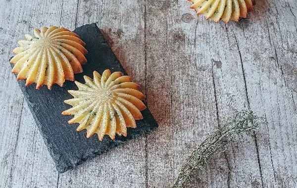 Cakes soleil moelleux aux courgettes et au comté