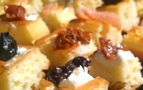 Gaufres au philadelphia émulsion de brebis,tomate séchées,olives