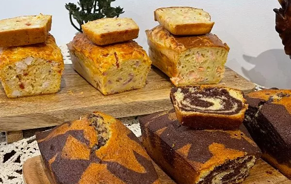 6 CAKES HAUTS SALES ET SUCRES
