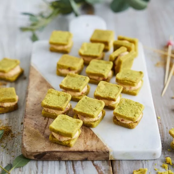 Sablés épicés à l’indienne, chèvre et poivrons doux