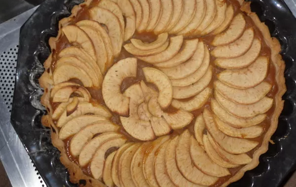Tarte aux Pommes sur lit de Compote