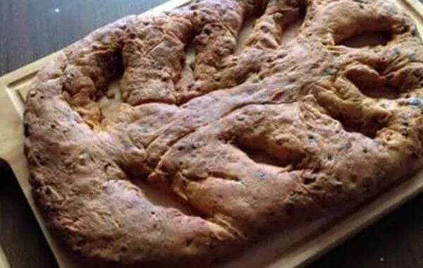 Fougasse chorizo, olives noires