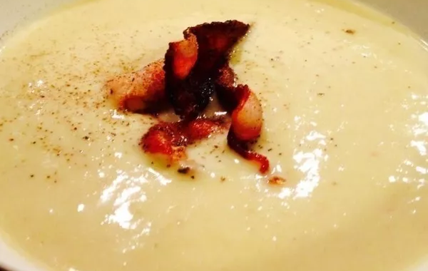Velouté de poireaux au lard fumé