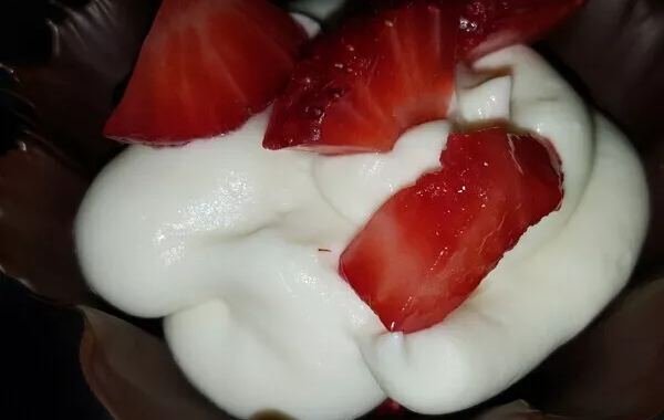 Coque chocolat et crème mascarpone aux fruits