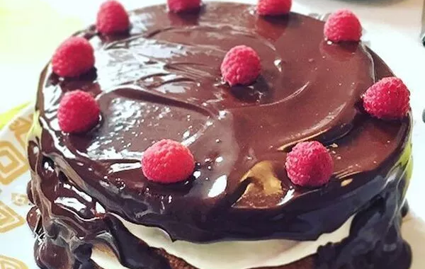 Gâteau noisettes pavot, crème de mascarpone et framboises