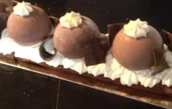 Bûche boules de Noël aux 3 chocolats recette de Marie Pierre adaptée au Icookin