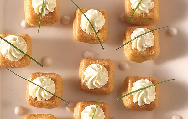 Mini Savarins à la crème de Boursin®