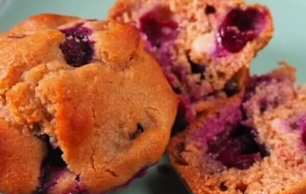 Muffins à IG bas aux myrtilles et noix de Macadamia