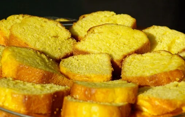 Cake Cetogène à la rhubarbe