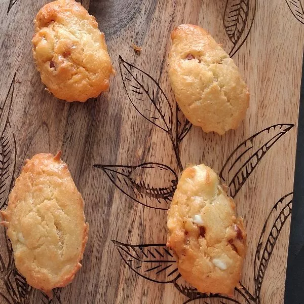 Madeleines salées chorizo/feta dés d'épaule/feta