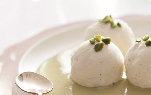 Glace vanille, coulis pistache