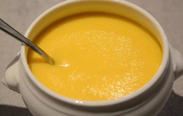 Soupe au chou fleur, carottes et cumin