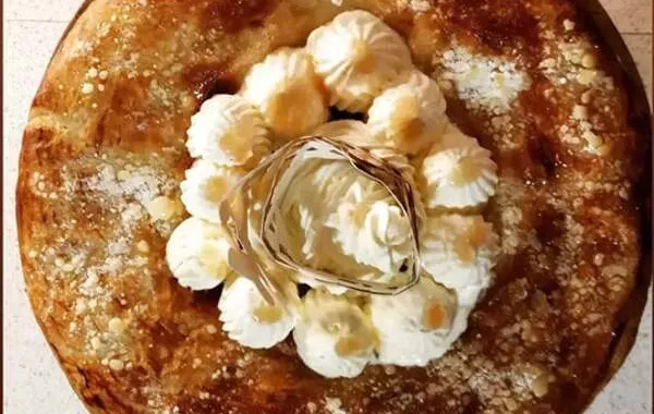 Galette pommes cannelle , chantilly maison
