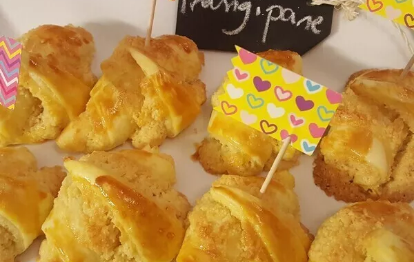 Petits croissants à la frangipane