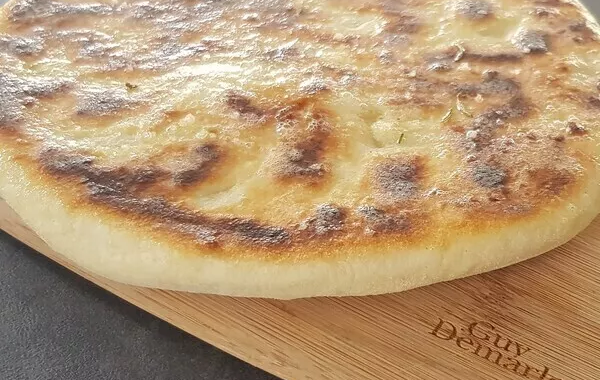 Naan aux fromages sans levure