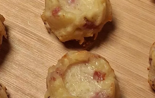 Bouchées aux allumettes et fromage