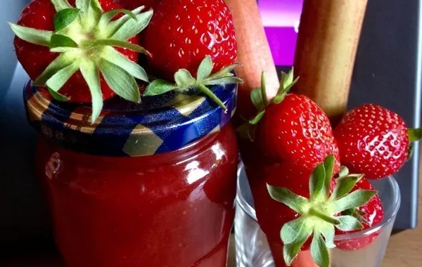 Confiture fraises rhubarbe