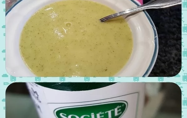 Velouté céleri-courgette à la crème de roquefort