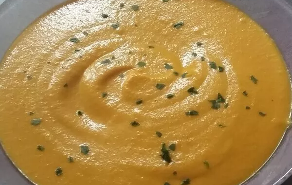 Velouté de carottes, au curry et au lait de coco