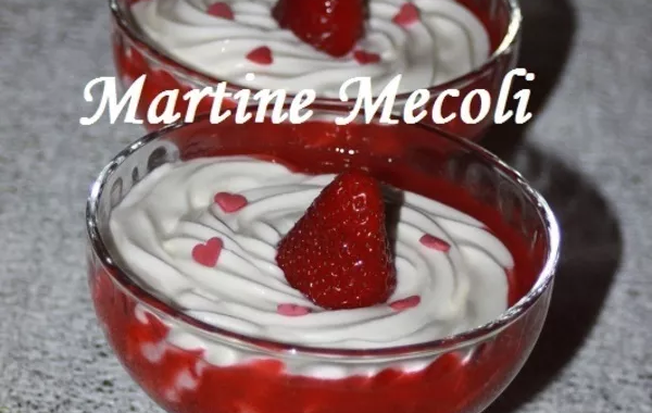 Mousses de fromage blanc sur coulis de fraises