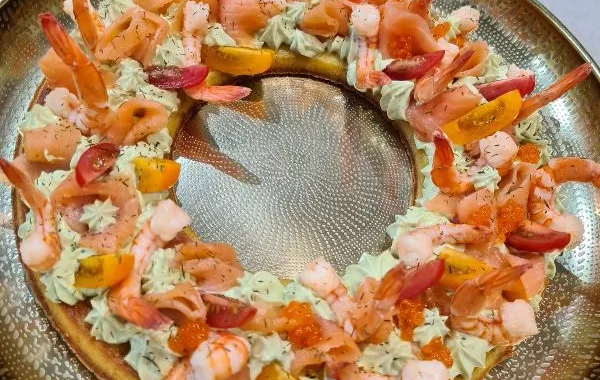 Couronne saumon fumé, crevettes et avocat
