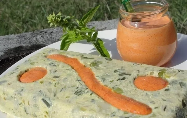 Flan vapeur, poireaux et thon, sauce poivrons