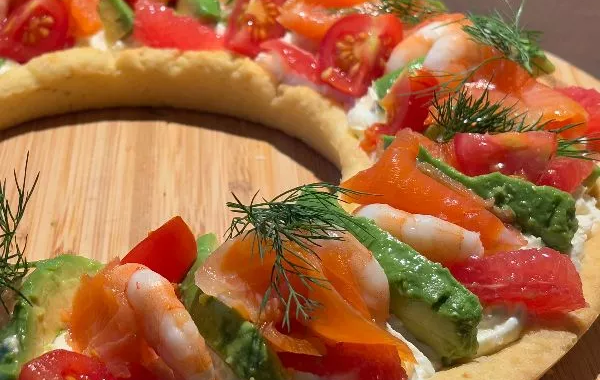 Couronne festive au saumon et crevettes