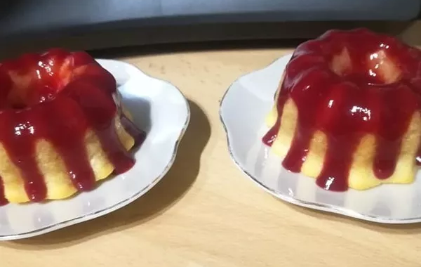 Dessert chocolat blanc et coulis framboise dans le moule Volcans FP 2462