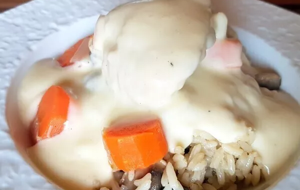 Sauce blanche ou poulette (poule au riz)