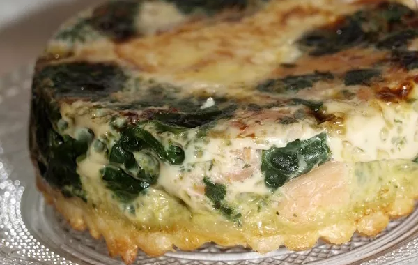 Tatin d'épinards , saumon et vache qui rit