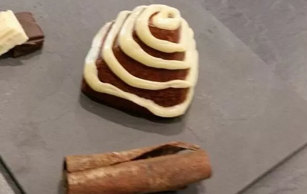 Pyramides aux 2 chocolats et à la cannelle