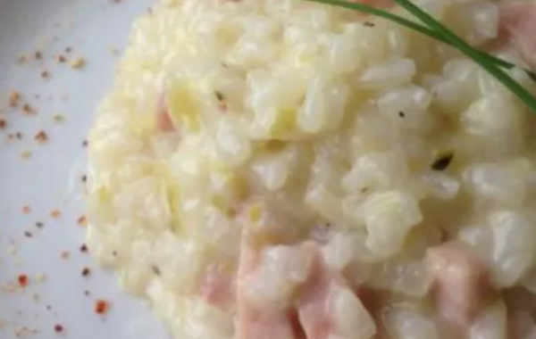 RISOTTO COURGETTES LARDONS ET PIMENT D'ESPELETTE